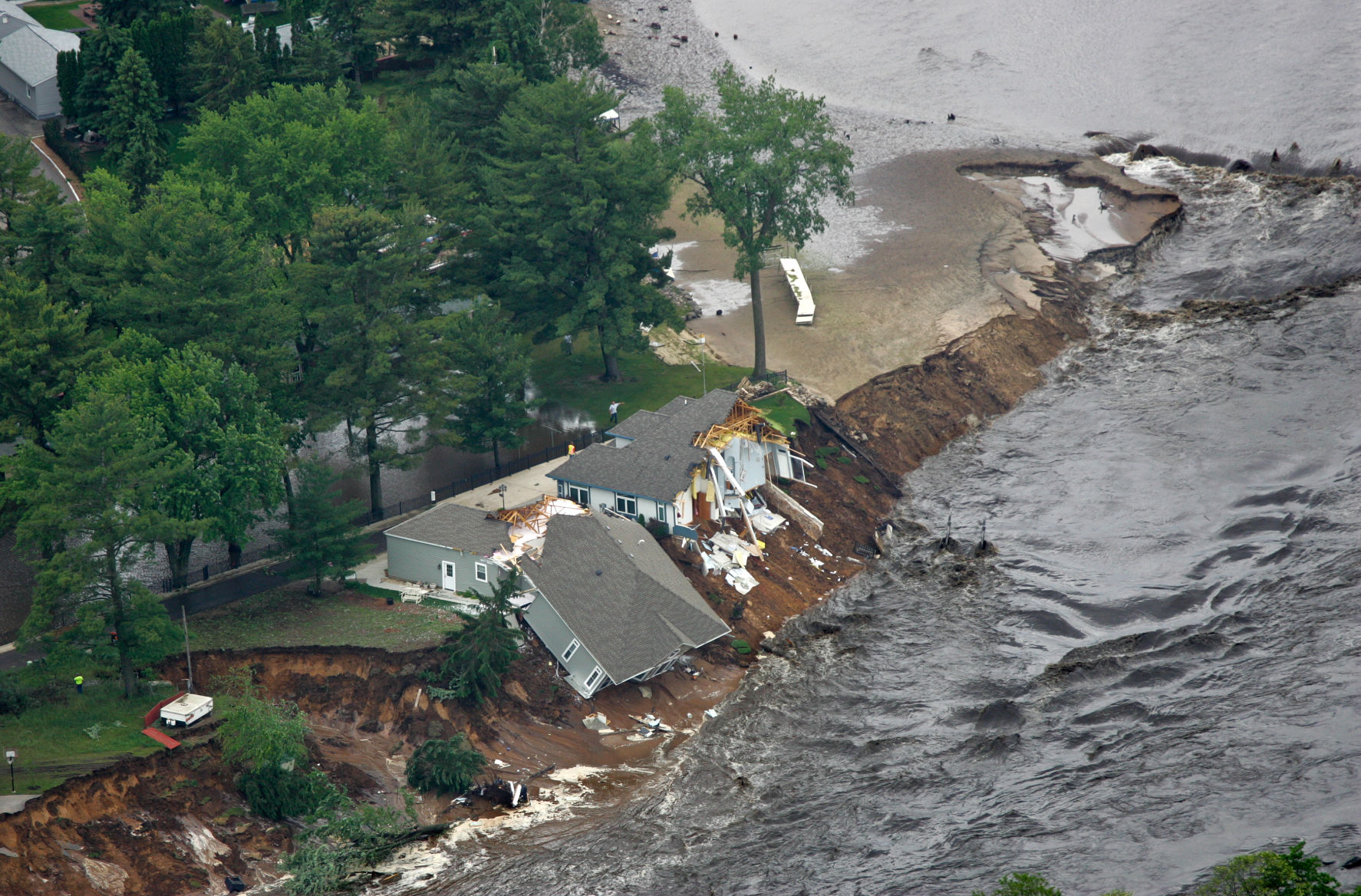 Damage from new channel, 2008